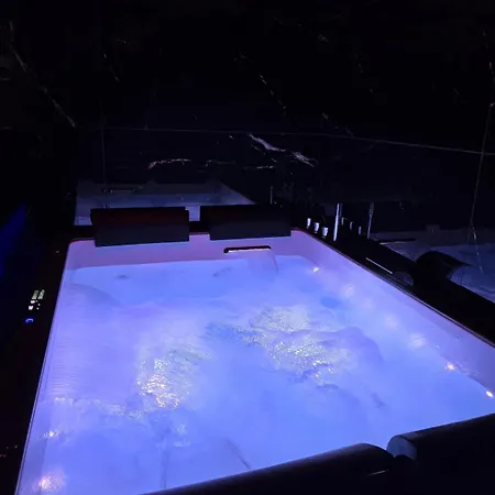 Apartment Hollywood Jacuzzi - Cinema