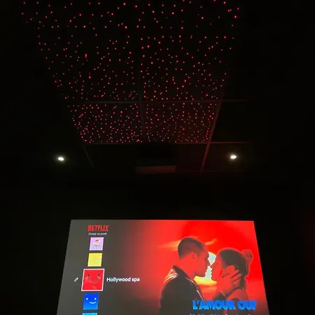 Hollywood Jacuzzi - Cinema * Château-Thierry