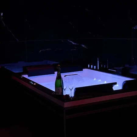Apartment Hollywood Jacuzzi - Cinema Château-Thierry